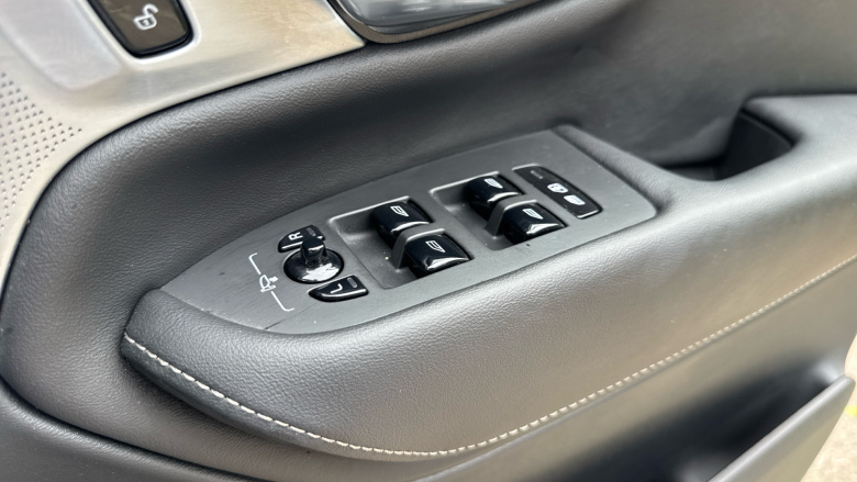 Volvo XC90 2.0 B5P [250] Ultra Dark 5dr AWD Geartronic Petrol Estate